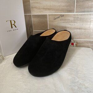 The Row Men's Classic Black Slip-On Loafers😎😎
